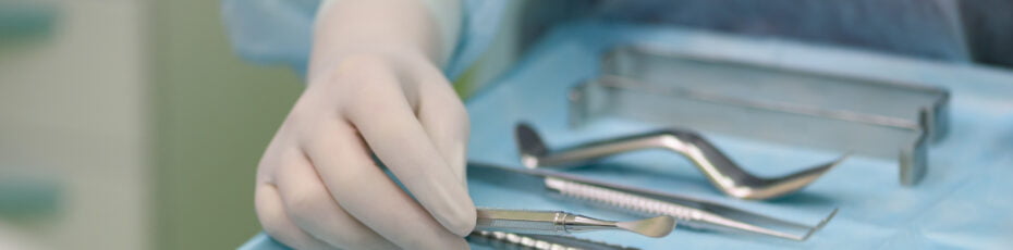 how long does it take for a tooth extraction to heal with stitches