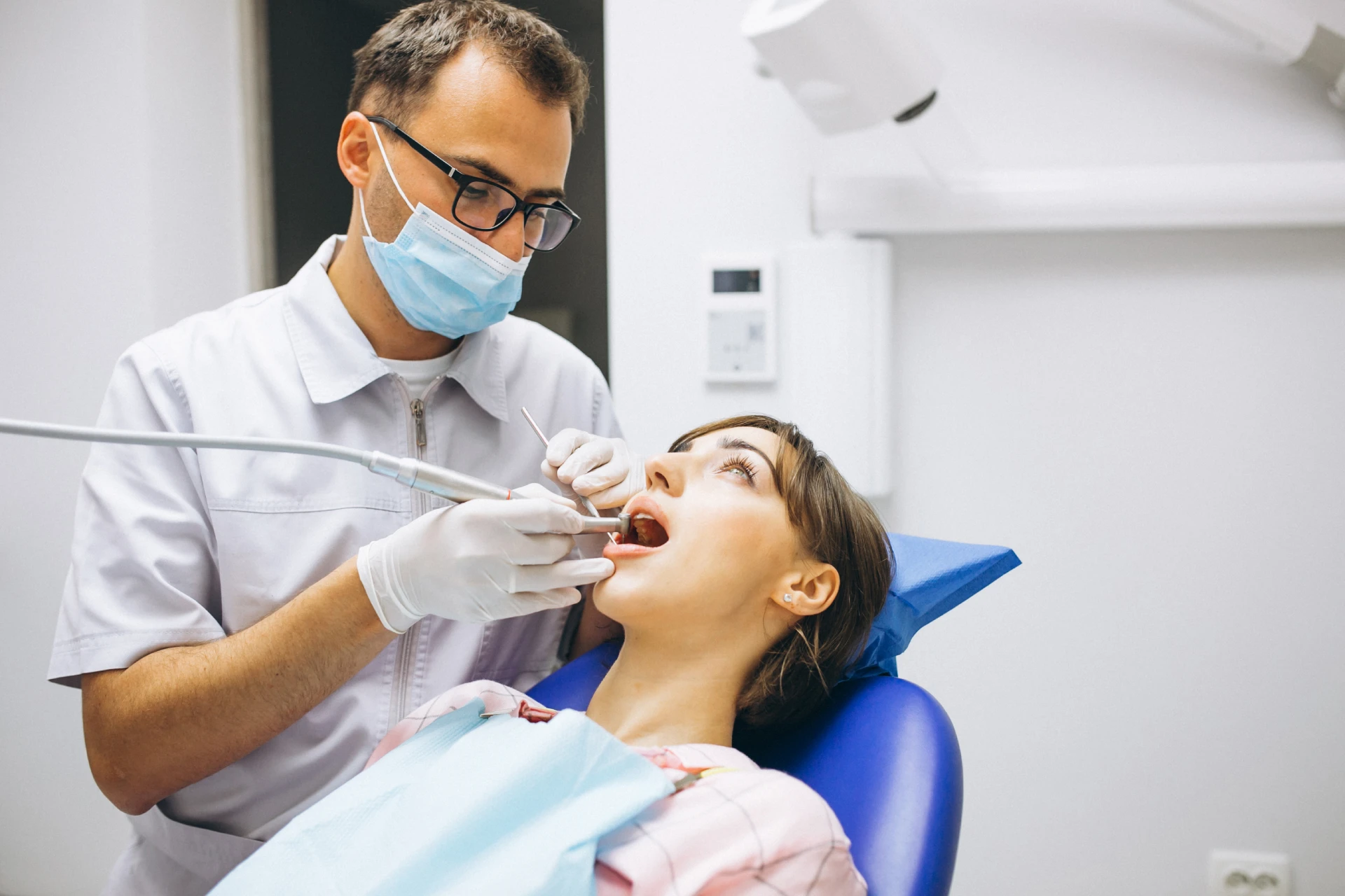 woman-patient-dentist-sturgeon woman-patient-dentist-sturgeon